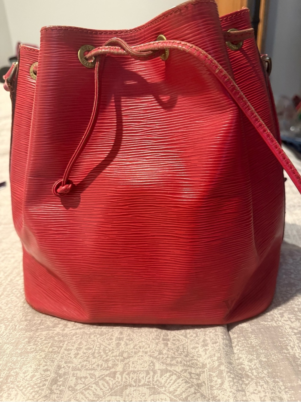 LV BUCKET BAG VINTAGE PRE LOVED RED EPI